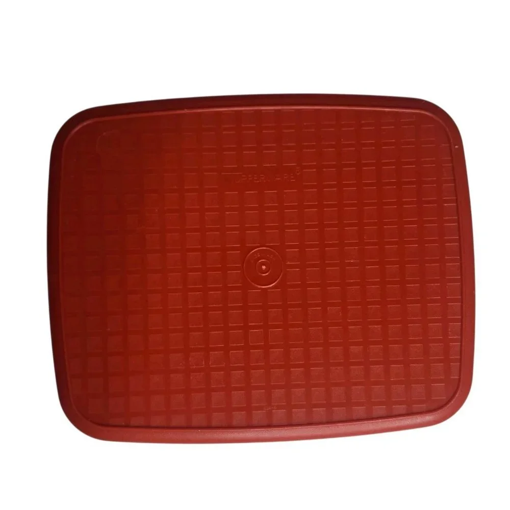 Vintage Tupperware #1518-4 Paprika Red Jr Season-N-Serve Meat Marinade Container